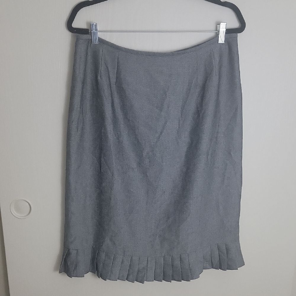 Elegant Gray Skirt